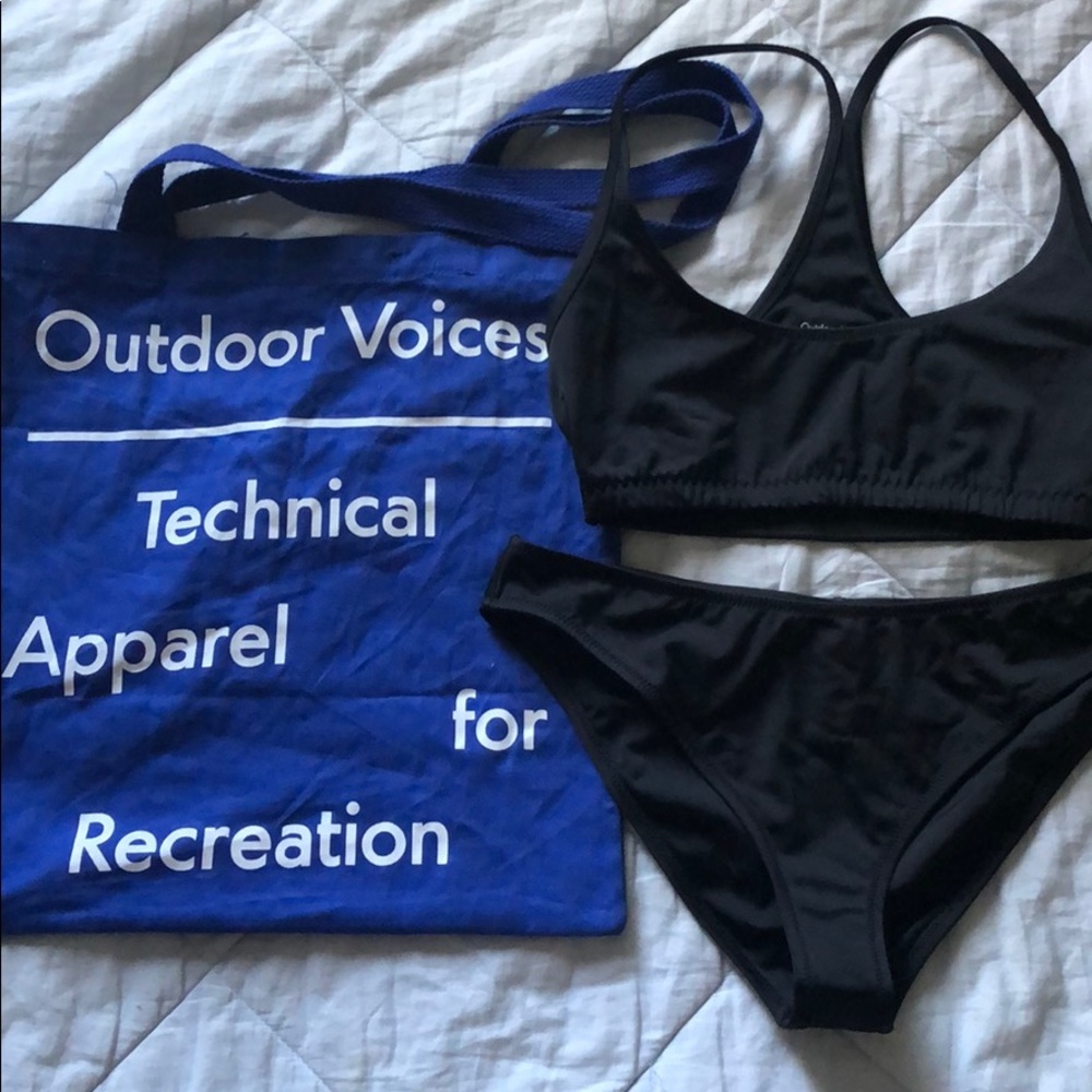 sporty black bikini